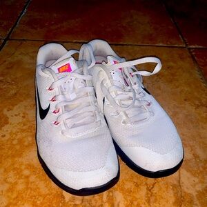 Nike shoes women 7.5